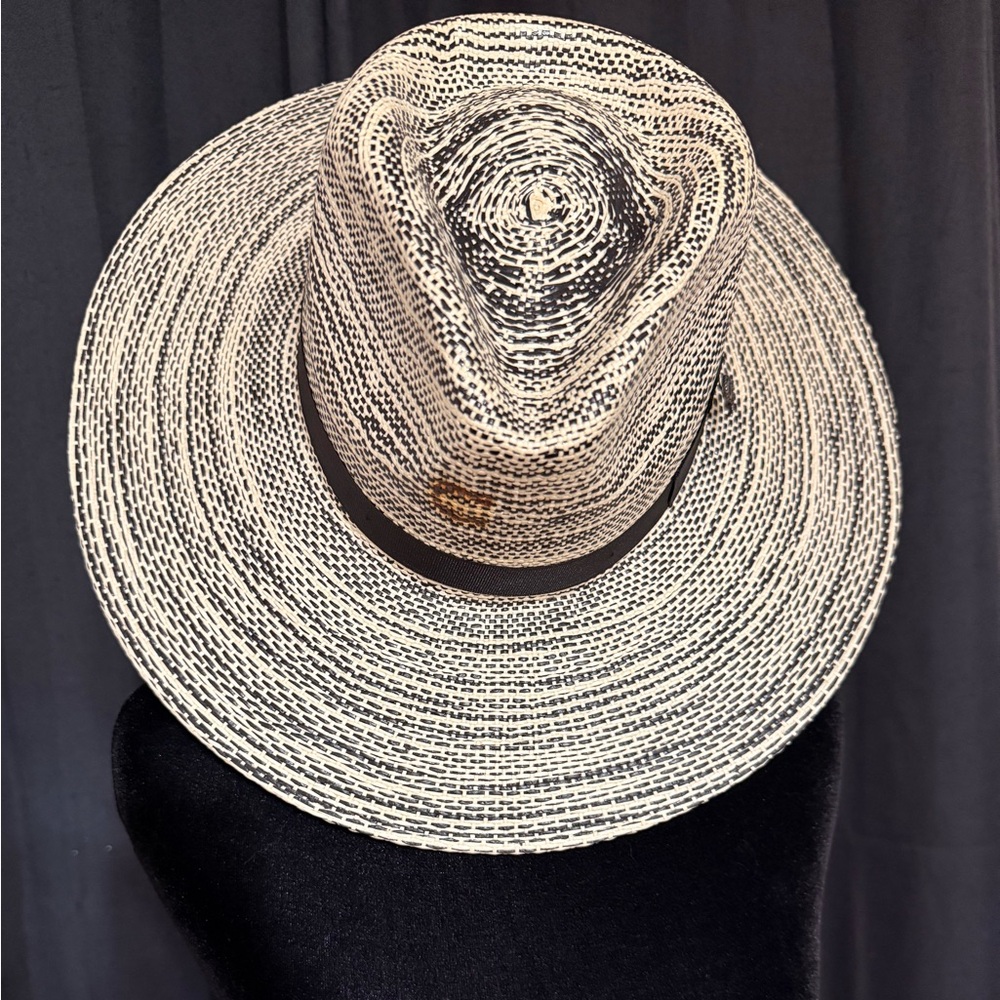 Charlie 1 Horse Black and White Women's Hat